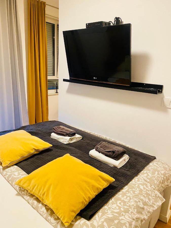 Studio Apartman Krila Wings- Parking In Garage Zagreb Exterior foto